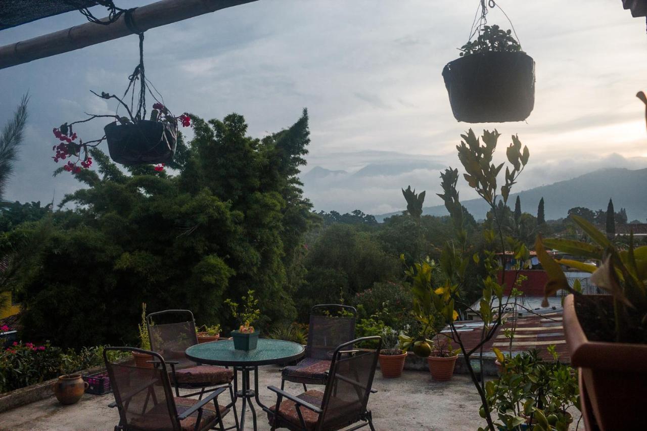 Casa Familiar Hotel Antigua Екстериор снимка
