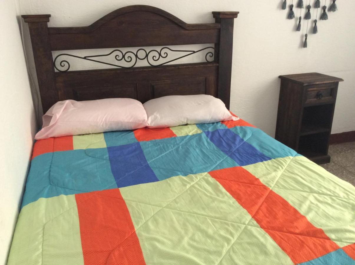 Casa Familiar Hotel Antigua Екстериор снимка