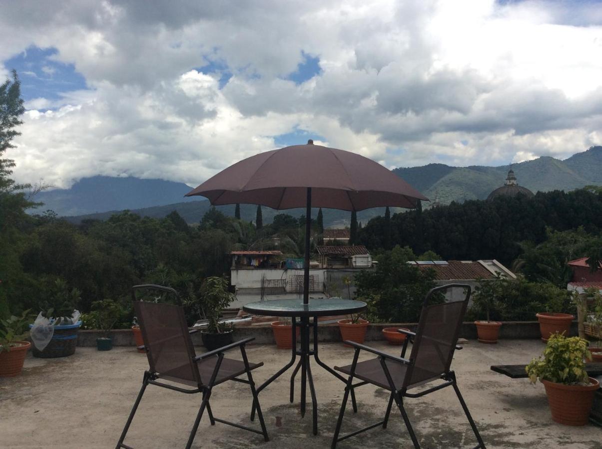 Casa Familiar Hotel Antigua Екстериор снимка
