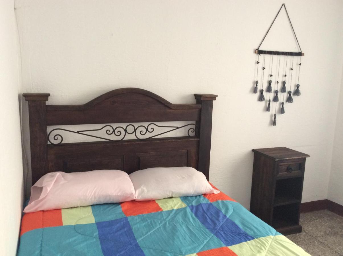 Casa Familiar Hotel Antigua Екстериор снимка